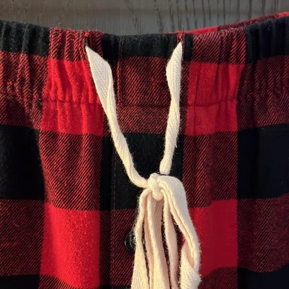 Disney Minnie Mouse red and blacked checked 2 pc. Pajama set. Size 1X - Picture 8 of 10